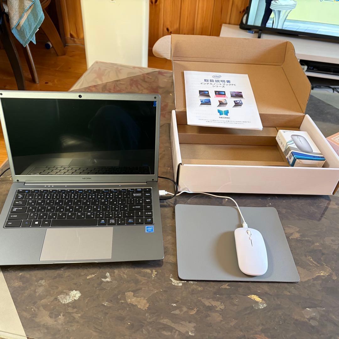 インテル シルバー ノートPC 本体　数分一回のみ使用　2025年9月購入
