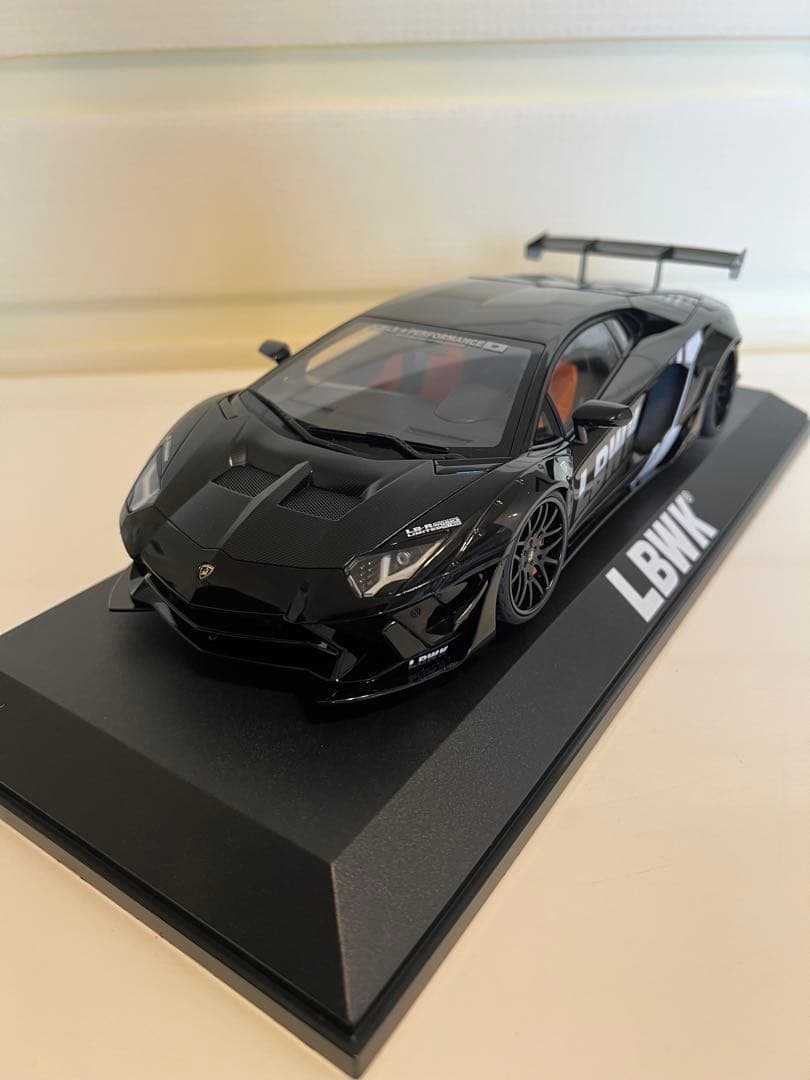 オートアート LBWK Lamborghini Aventador 1/18
