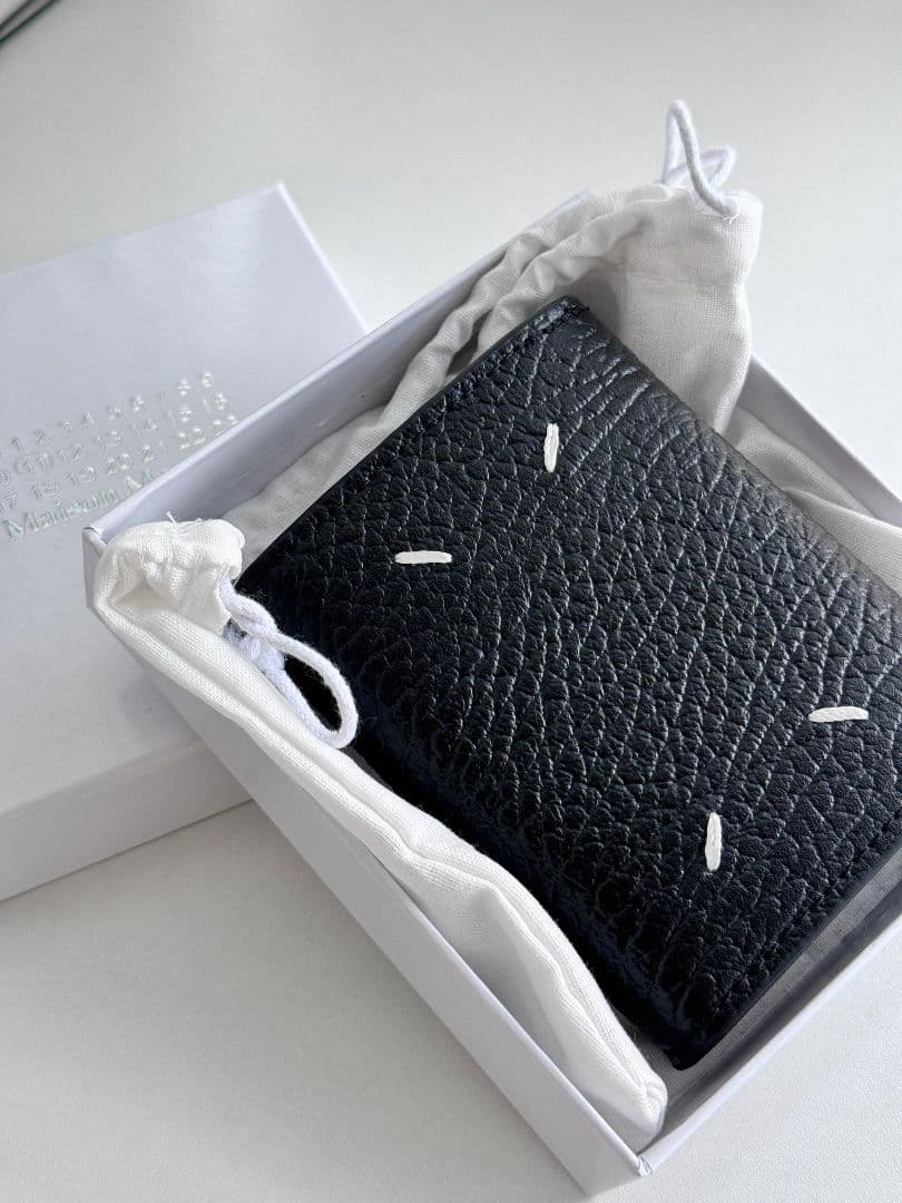 大人気商品 マルジェラ 二つ折り財布 グレインレザー 男女兼用