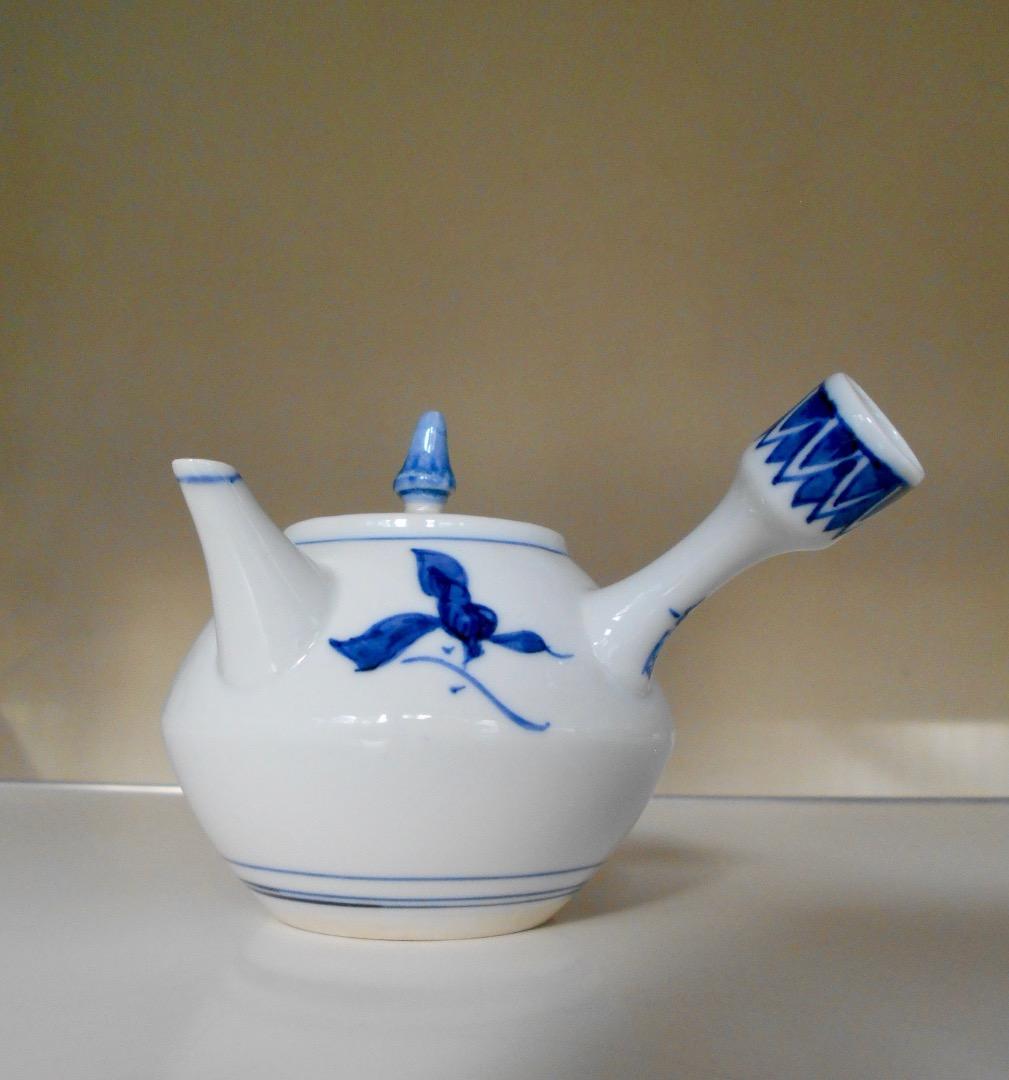 シャープな煎茶急須！長鳳作 白磁に染付 蘭紋 煎茶道 急須 工芸品