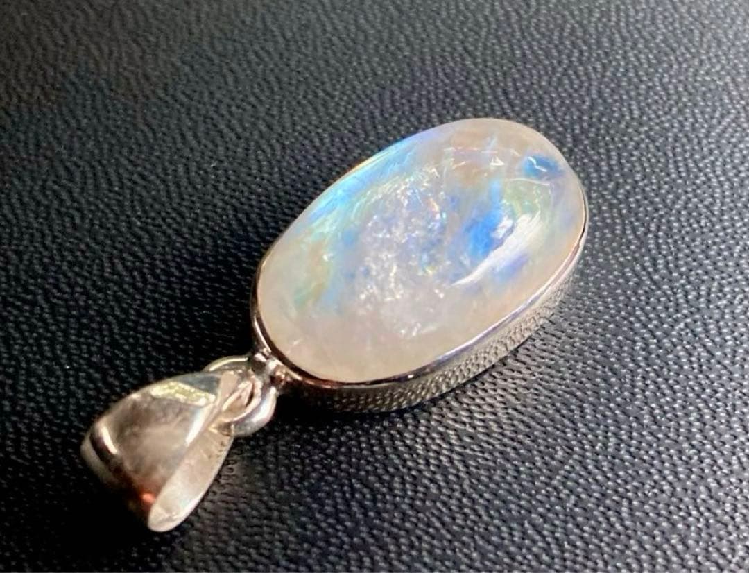かな様用　月の女神が創造した愛の守護石　虹のロイヤルシャインブルームーンストーン