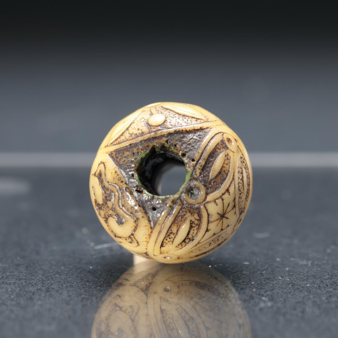 緒締め玉　七宝文　渦　鹿角　骨董　胴乱　印籠　R1446