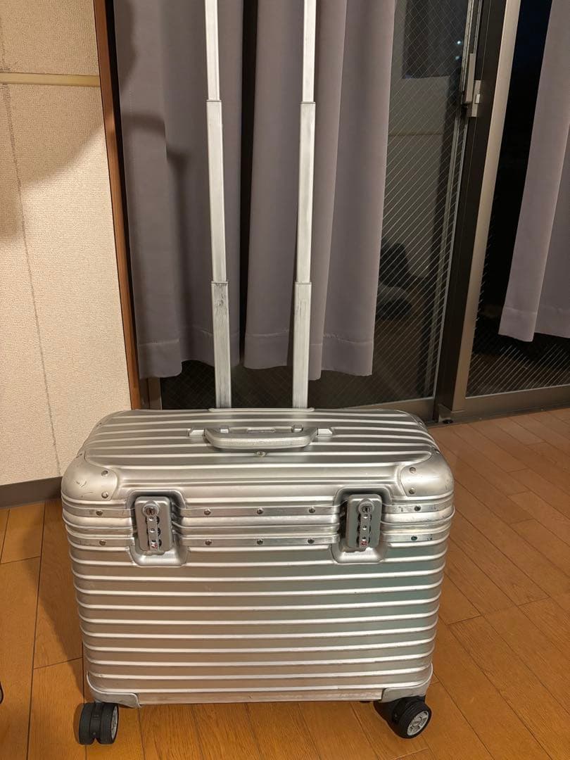 リモワ　パイロット　29L 機内持ち込みサイズ