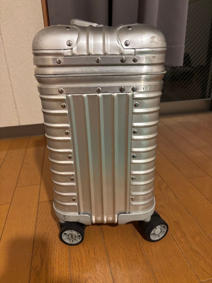 リモワ　パイロット　29L 機内持ち込みサイズ