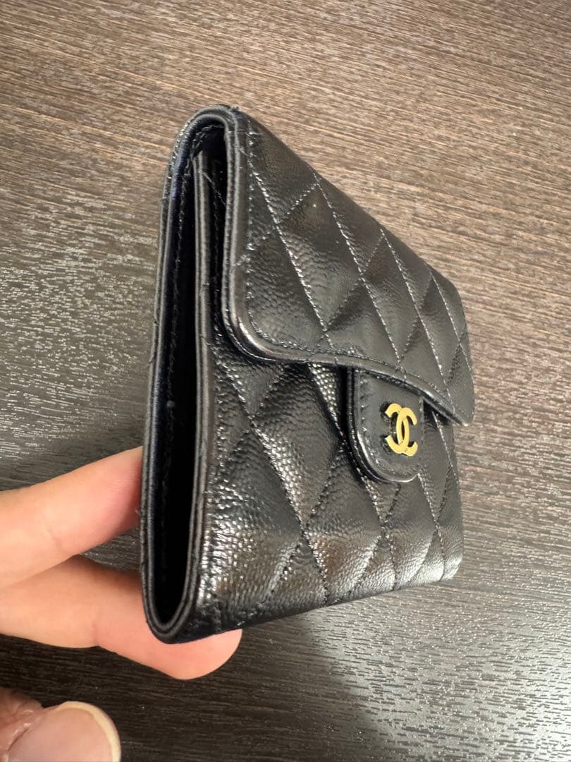 CHANEL シャネル　マトラッセ 黒 キャビアスキン 三つ折り財布