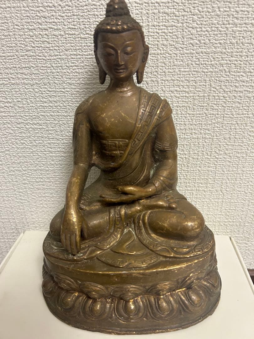 释迦牟尼坐像，真鍮製，重約2000克