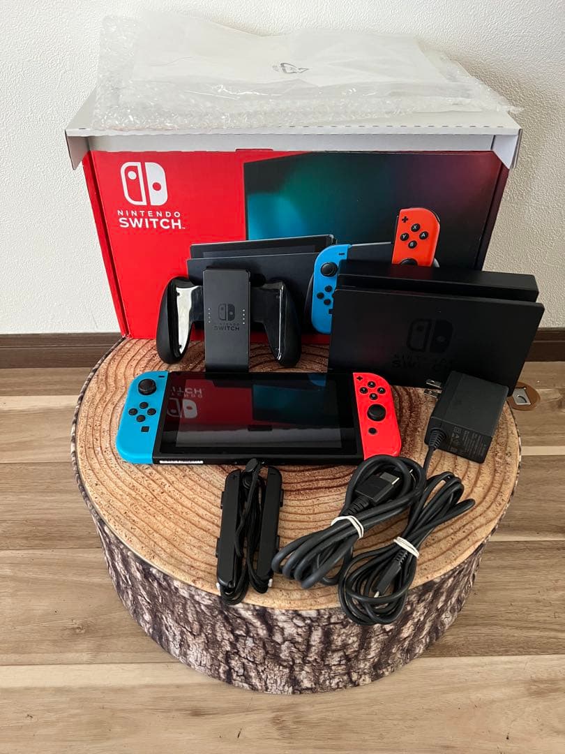 Nintendo Switch ニンテンドースイッチ本体　ネオン①