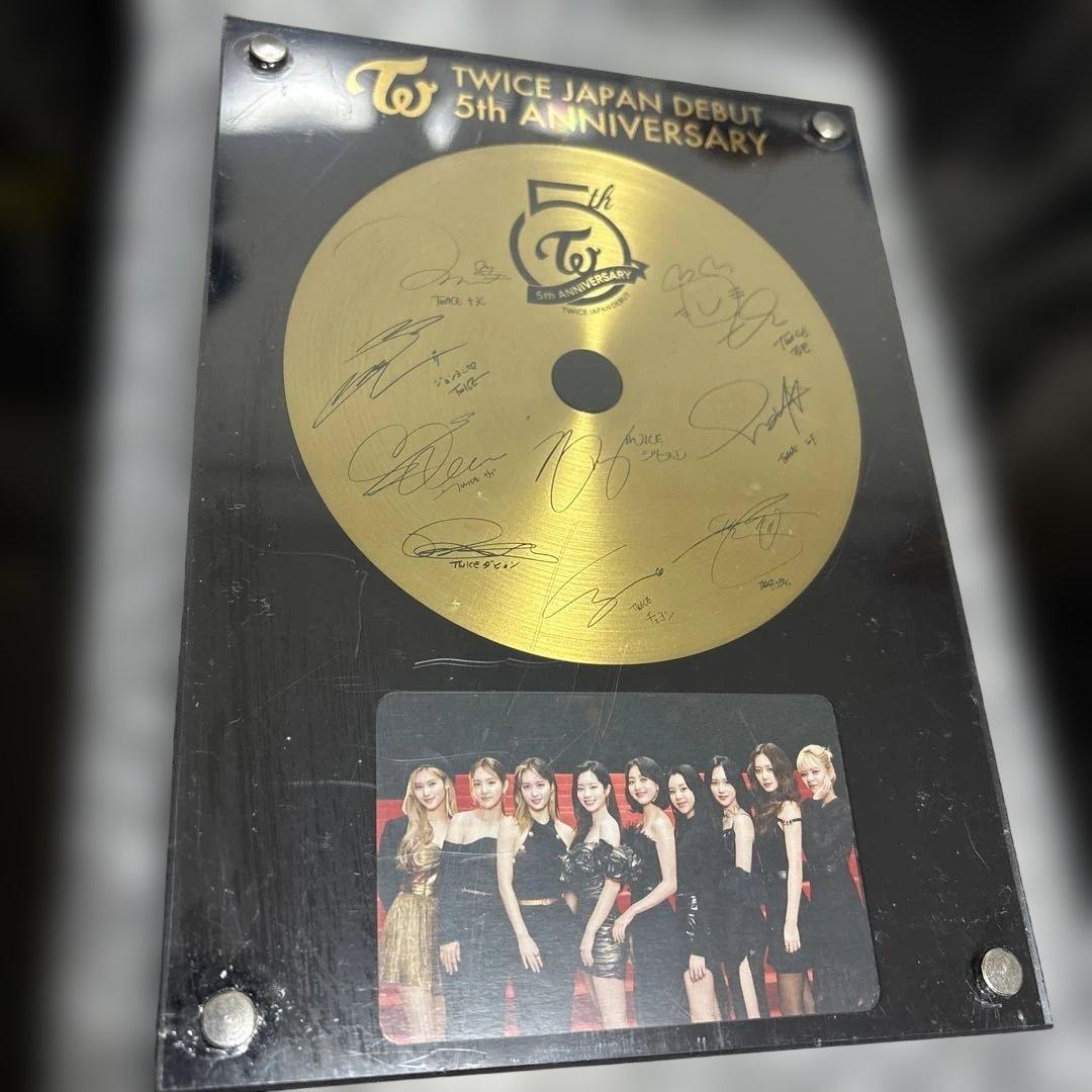 TWICE 5周年記念 ゴールドディスク風アクリルスタンド