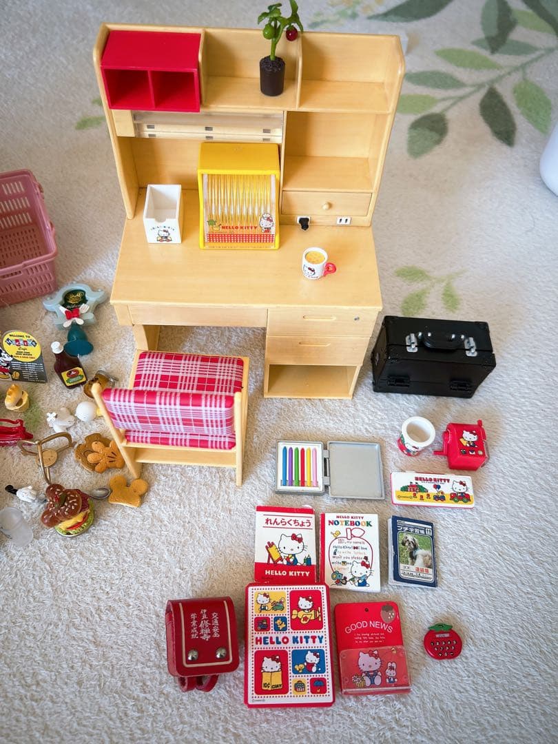 リーメント　流し台　勉強机　ケーキショーケースなど