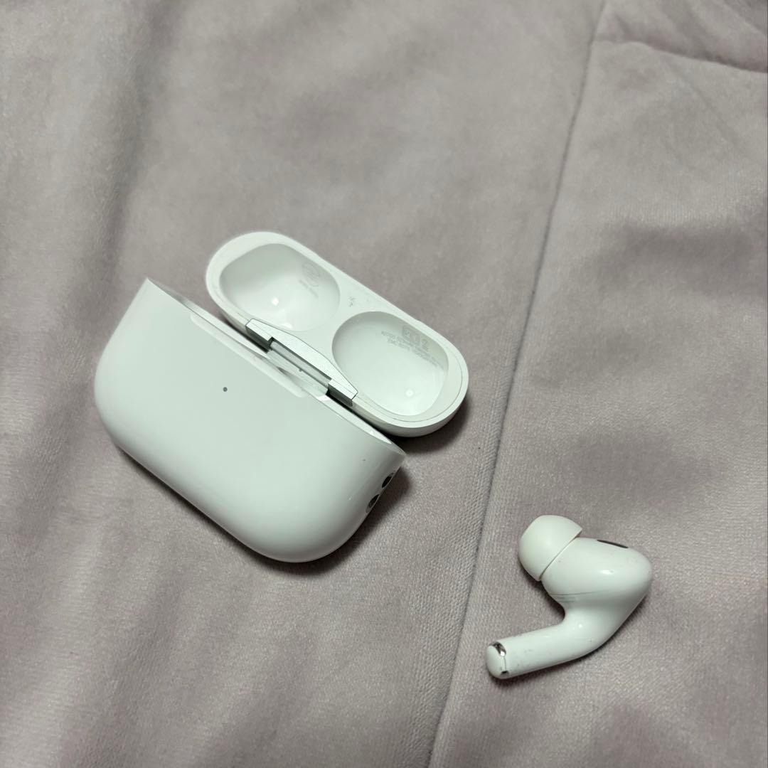 AirPods pro2本体 ホワイト 充電ケース付き