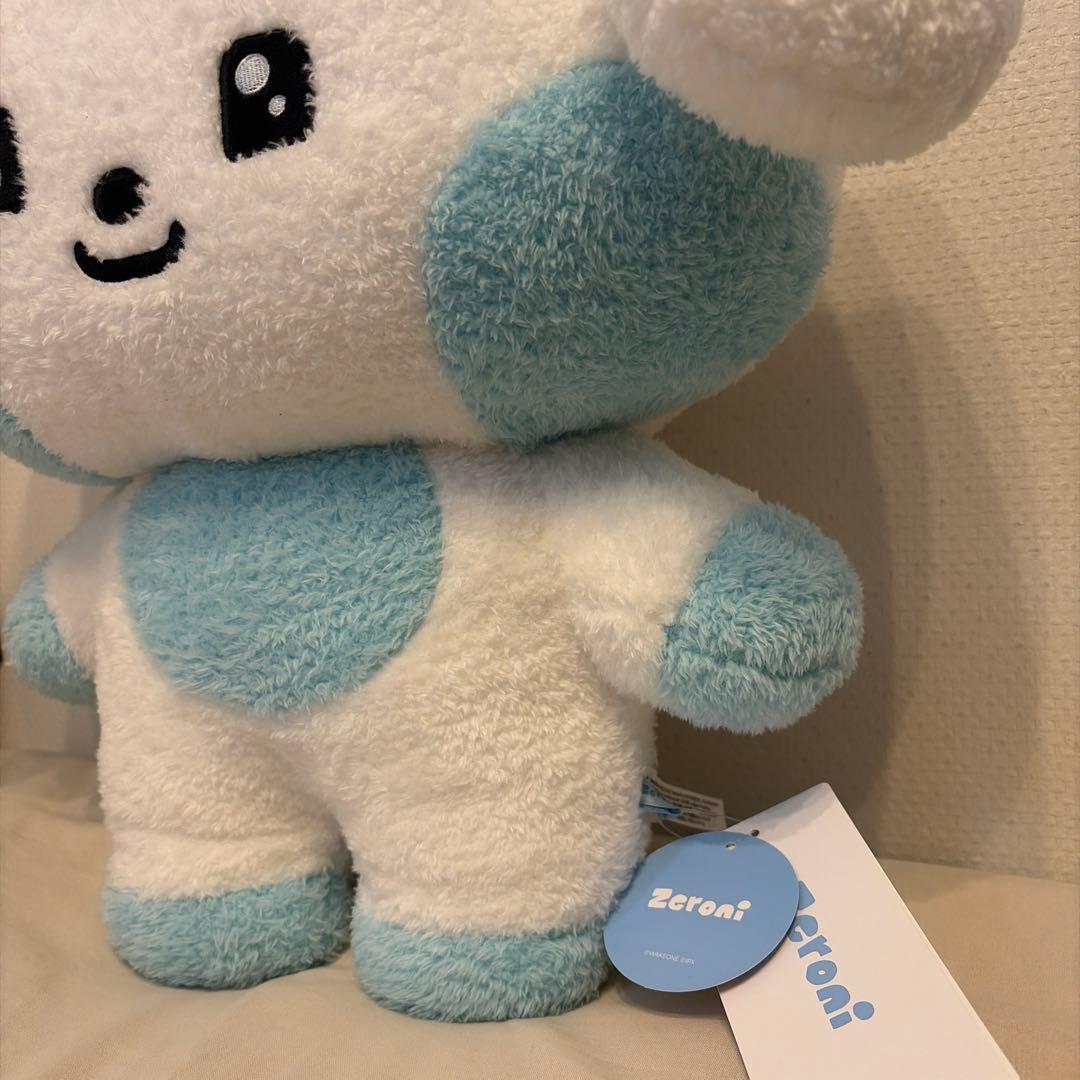ギュニニ　zeroni ぬいぐるみ ZB1