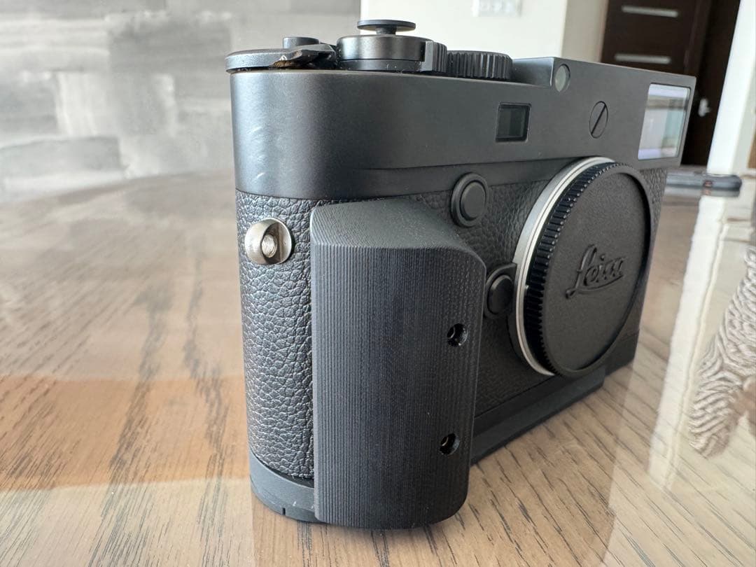 Leica ライカ M10 モノクローム　グリップ　予備バッテリー付き