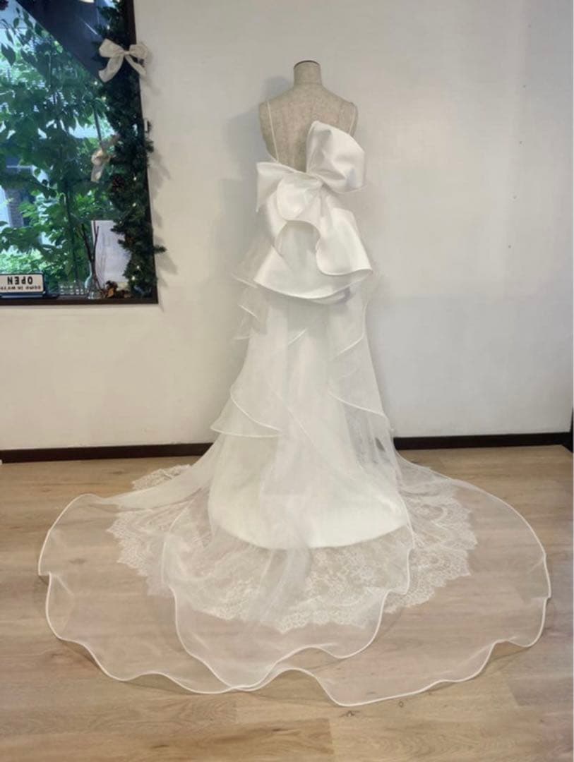 ぺりかん 【アントニオリーヴァ風】ウェディングドレス　バックトレーン