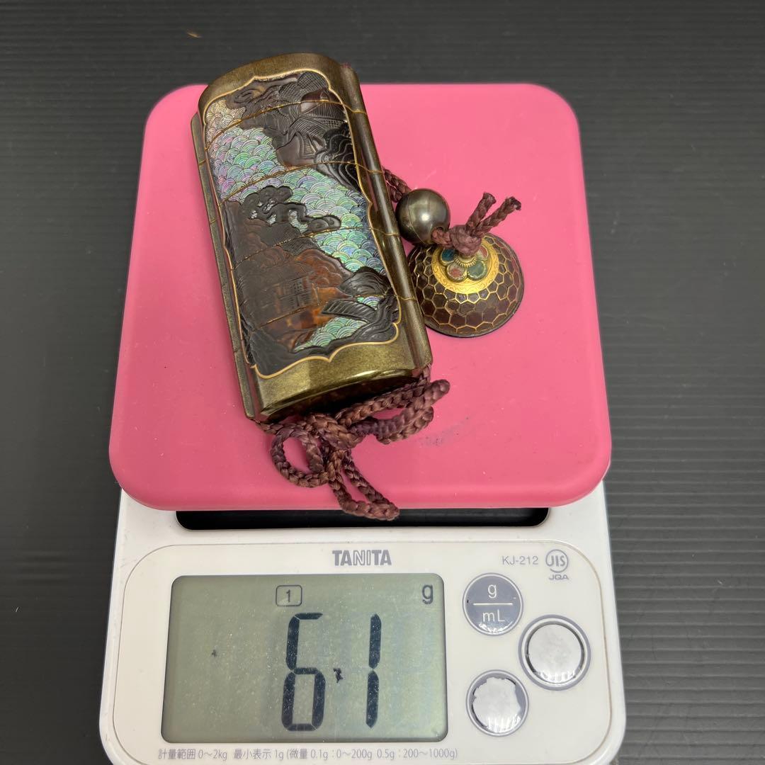 江戸時代　本鼈甲螺鈿象嵌五段印籠　61g 東Y7-1016☆2Fトルニ