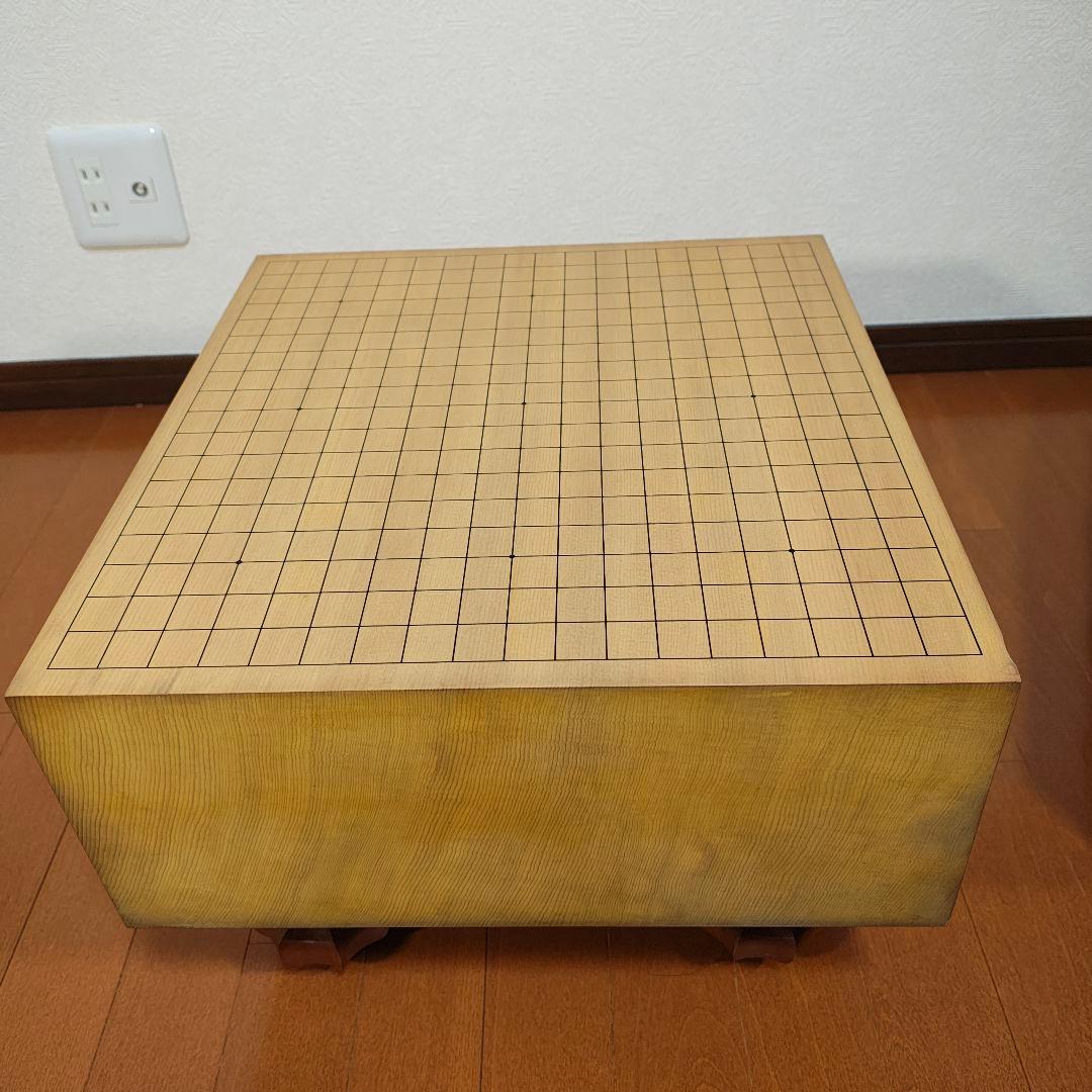 【送料無料】囲碁盤セット　脚付きヘソ有り　蛤貝白石 　那智黒石　碁笥