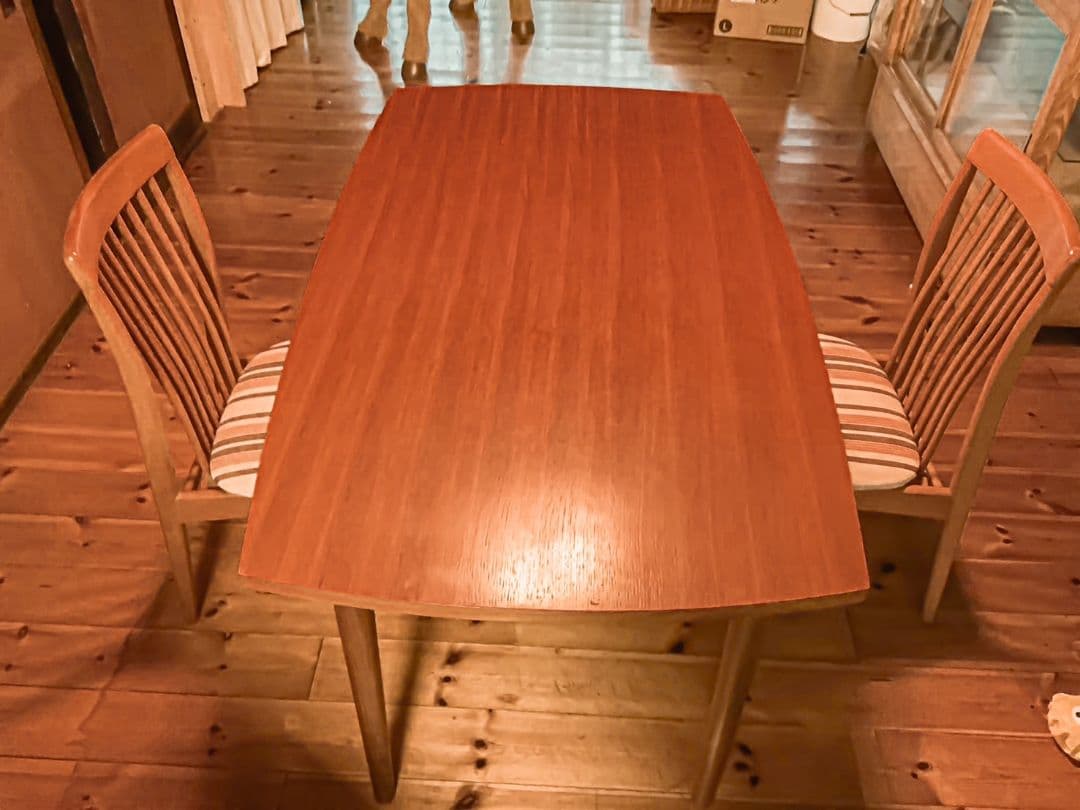 ぷにごんさん専用UNICO HOLMダイニングテーブル