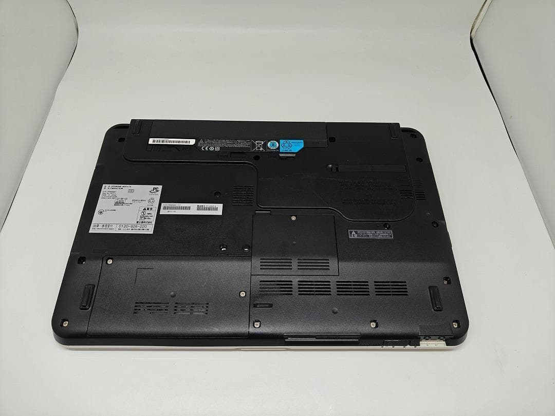 【FUJITSU】爆速 Core i7/新品SSD256GBノートパソコン F1