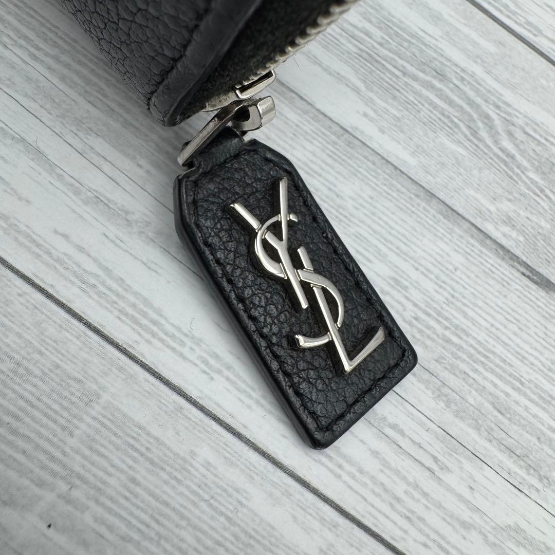 サンローラン　二つ折り財布　チャーム　カサンドラ　レザー　ブラック