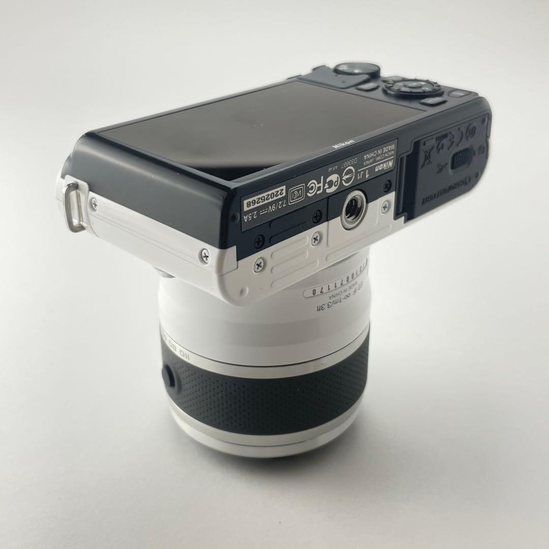 【ショット数3000・返品保証】Nikon1 J1 ホワイト レンズキット