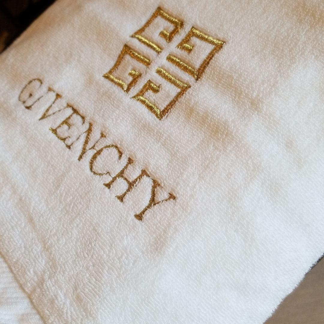 GIVENCHY大判バスタオル