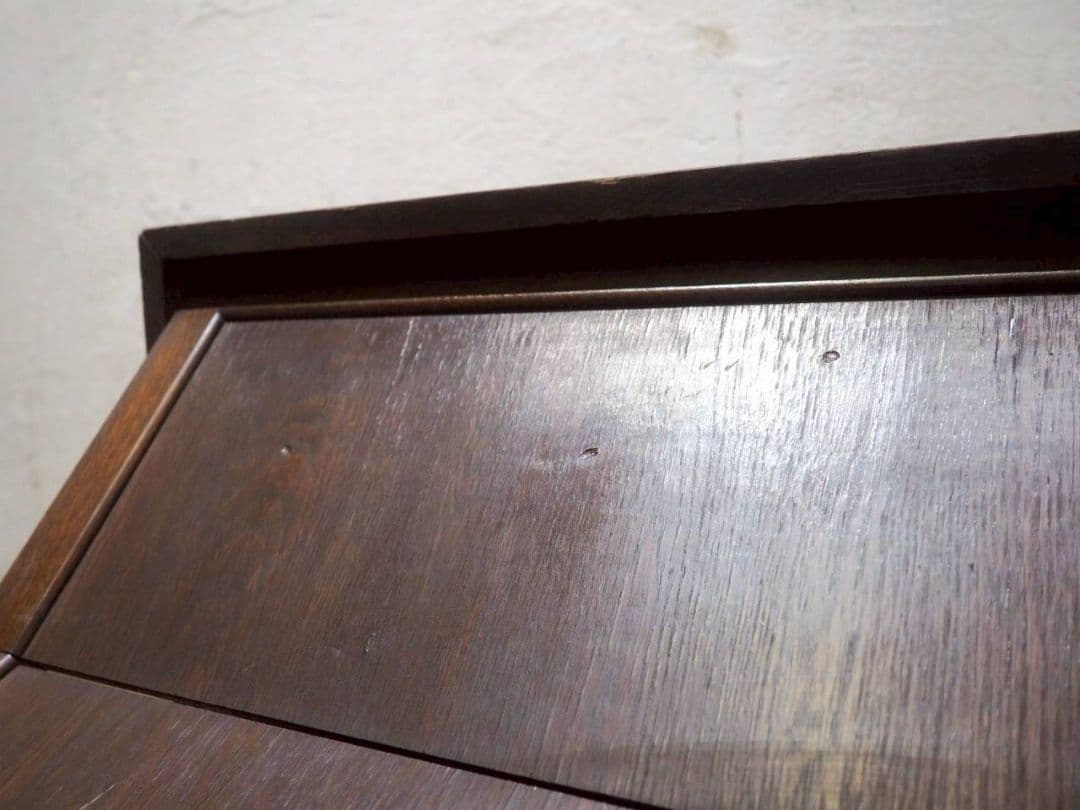 1136 アンティーク　格納扉の飾り棚　陳列台　キャビネット　古家具　レトロ