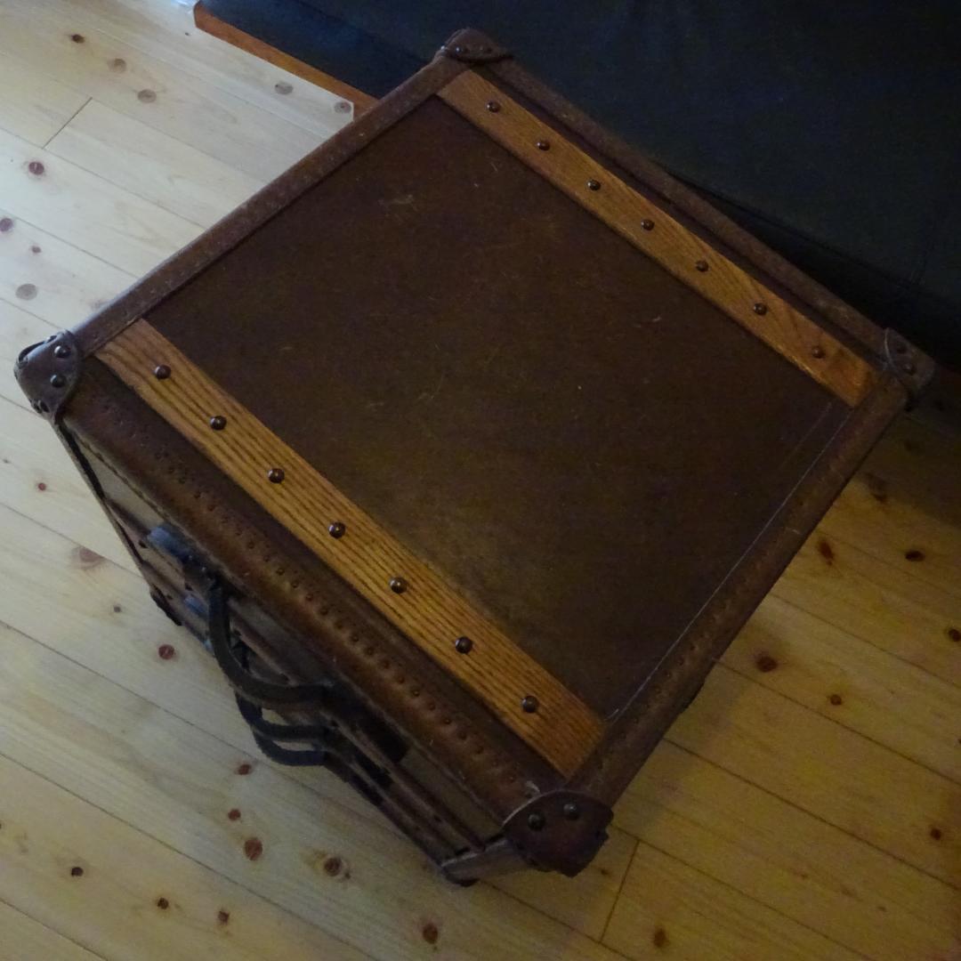 ストーニーハースト スモール ランプテーブル HALO 本革 牛革張り収納茶