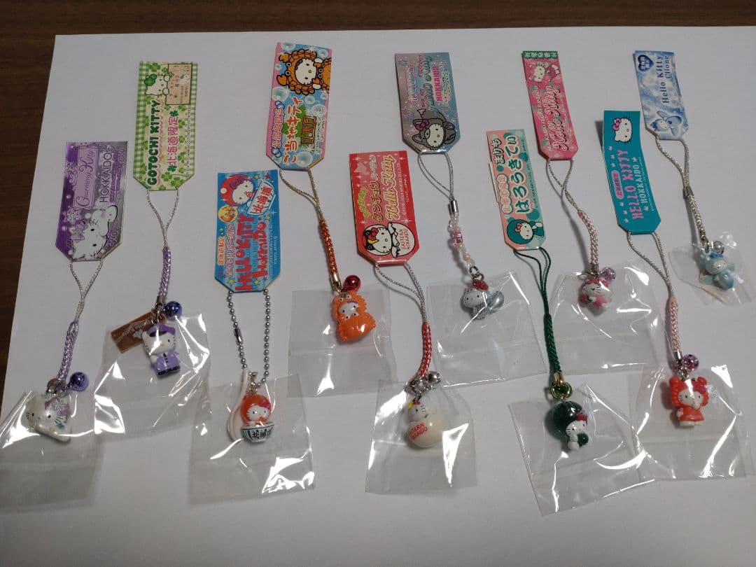 ご当地キティ　寝付け　ストラップ　キーホルダー　ほか 82点
