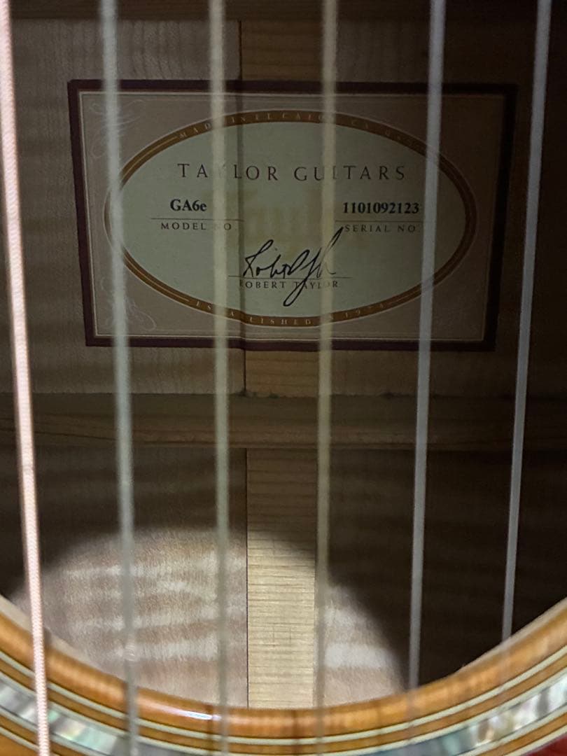 最終値下げ　Taylor GA6e 2011年製　美品　純正ケース付き