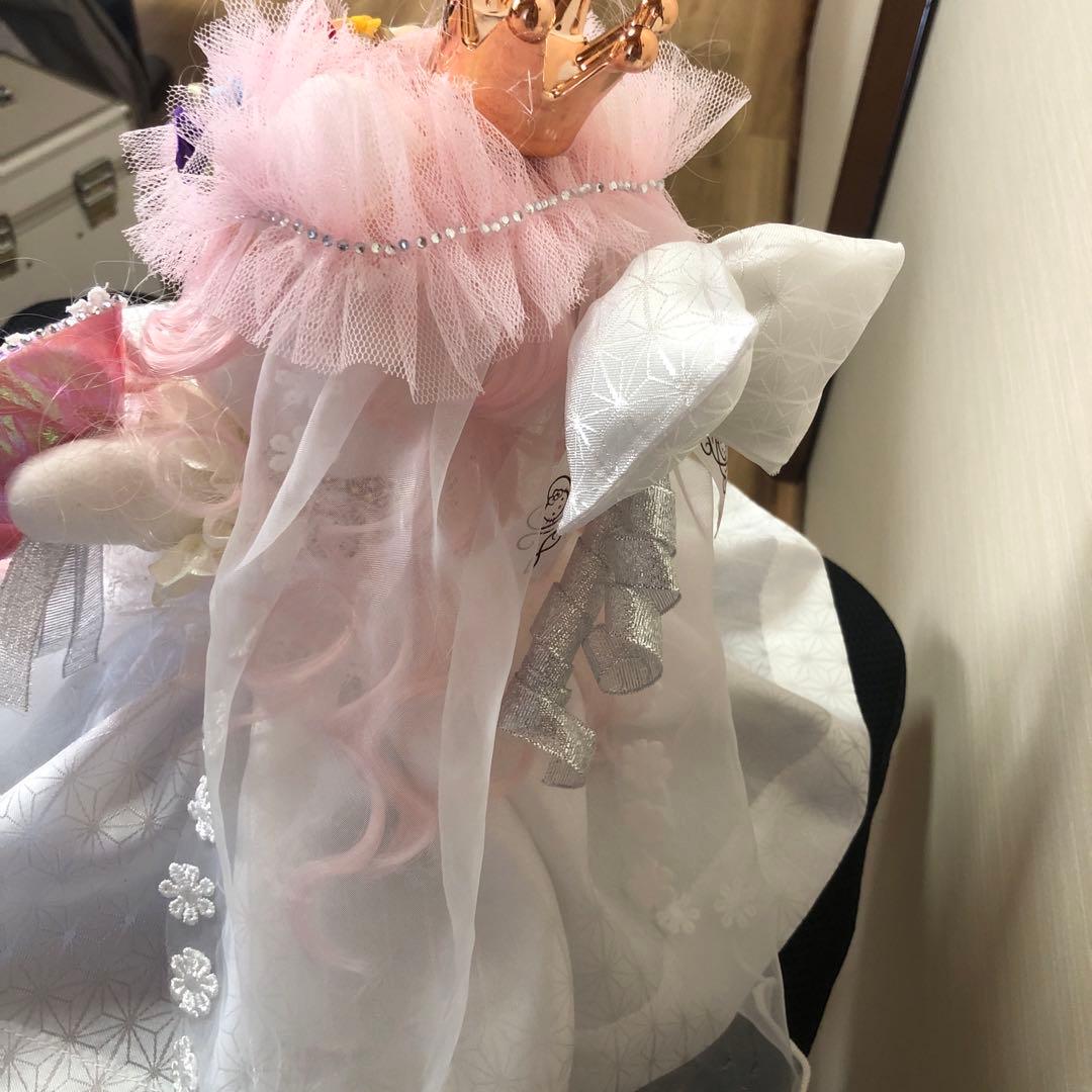 Hello Kitty ハローキティの美しいウェディングドレス