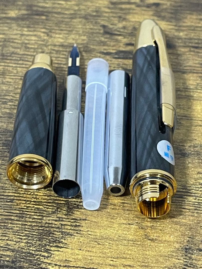 未使用　タグ付　ブラック　マーブル　18k F キャップレス　万年筆　パイロット