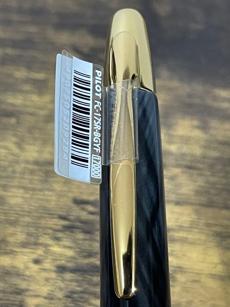 未使用　タグ付　ブラック　マーブル　18k F キャップレス　万年筆　パイロット