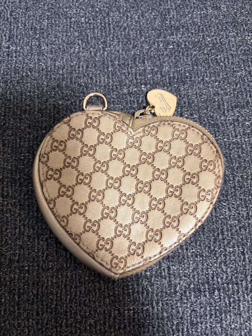 GUCCI ハートケース