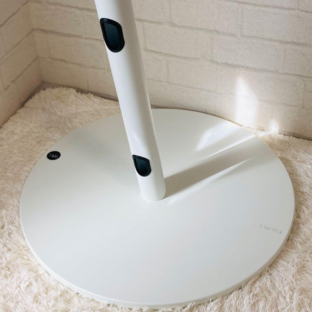 【ほぼ未使用】サウンドバー付き　イコールズWALL A2 テレビスタンド