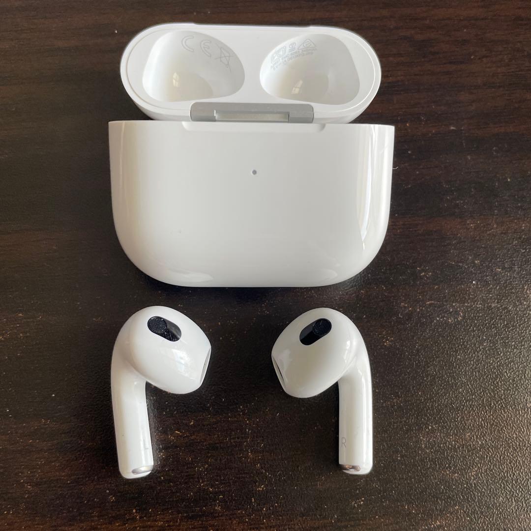未使用品 AirPods 第四世代　 第4 本体　エアーポッズ