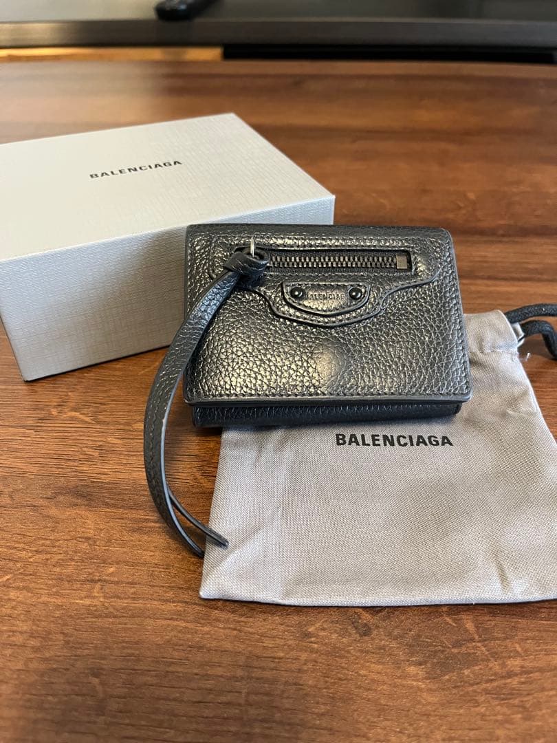 BALENCIAGA ブラック　三つ折り財布　ミニ財布　レザー