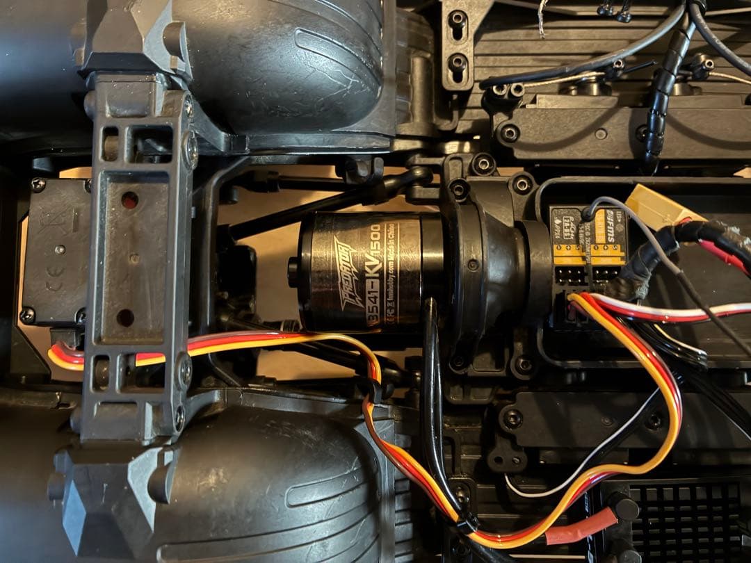 1/10 クローラー　ブラシレス　ラジコン　FMS トラクサス　アキシャル