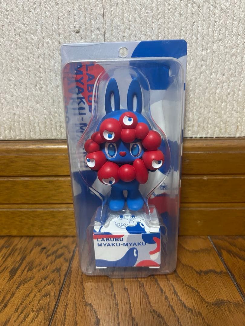 ラブブ×ミャクミャク　LABUBU MYAKU-MYAKU EXPO2025万博