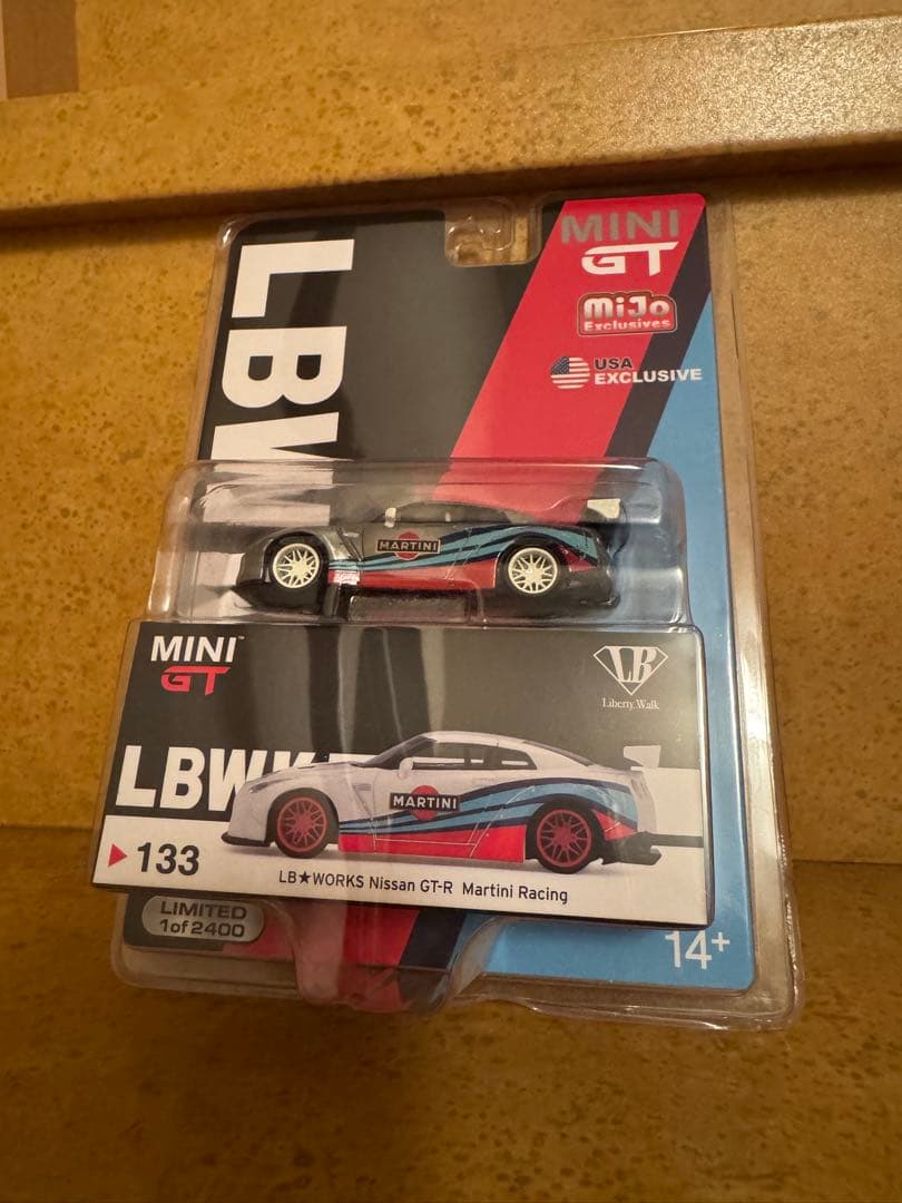 MINI GT No.133 日産 GTR チェイス