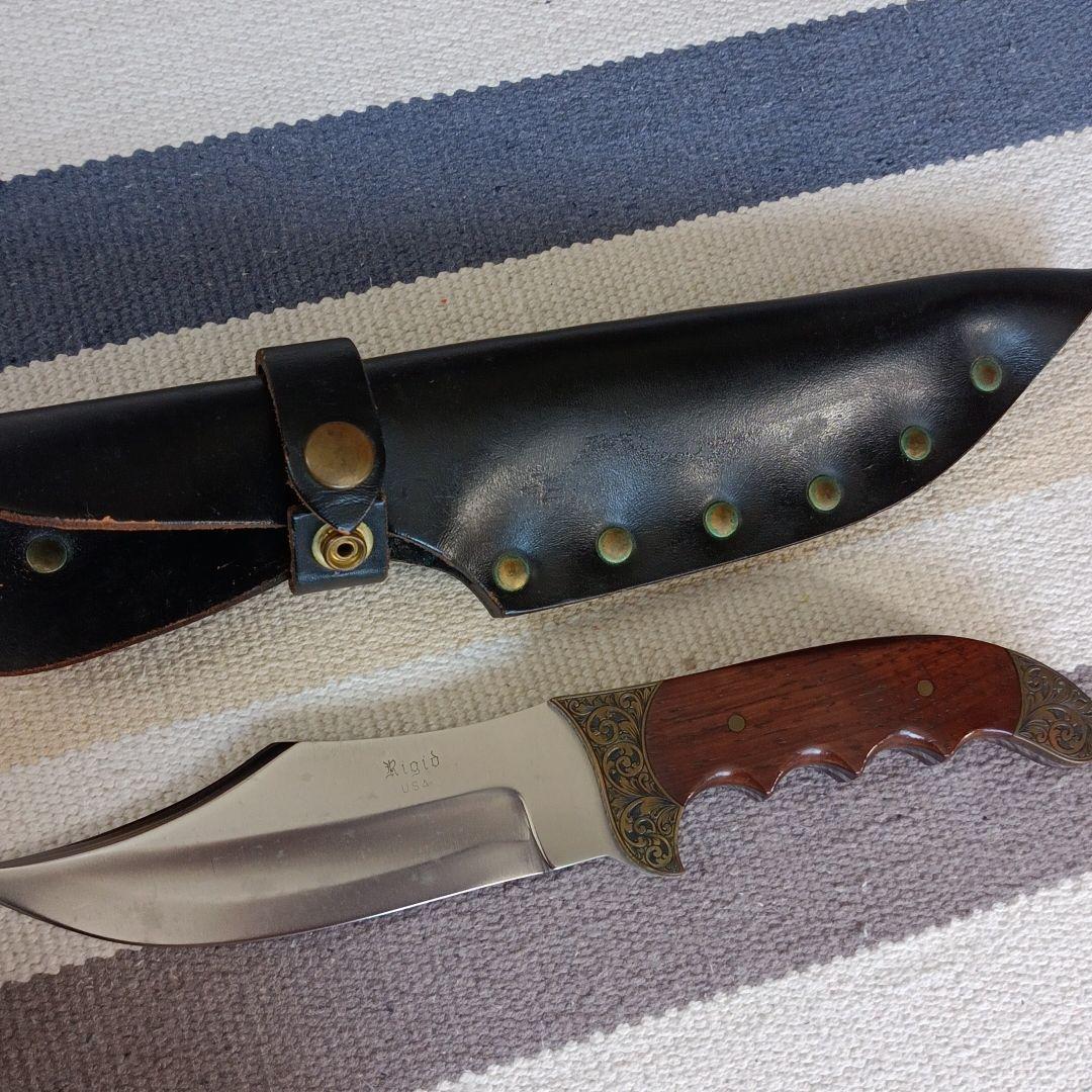 米国製ナイフ　唐草模様付