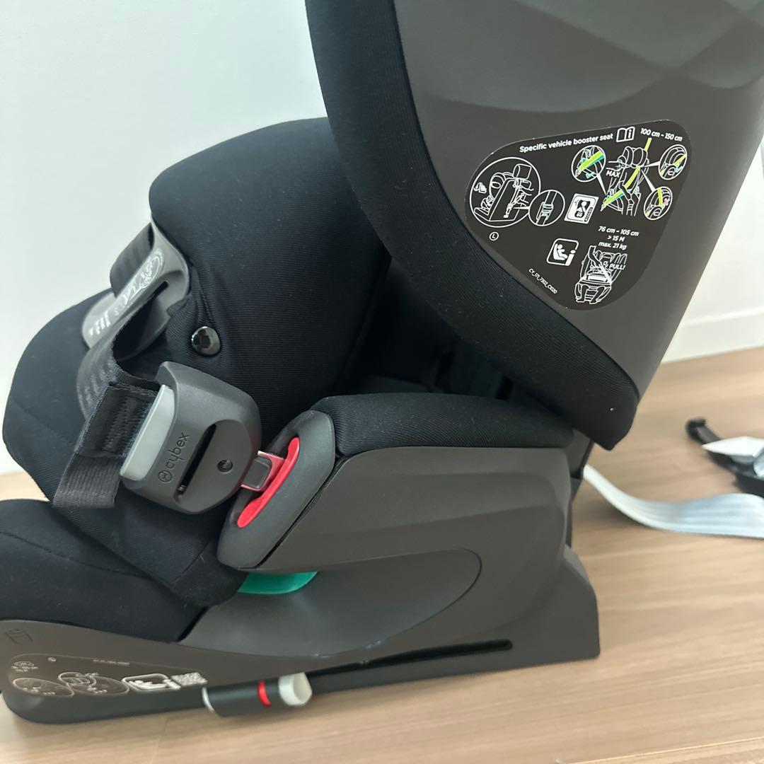 cybex 車用チャイルドシート 保護マット付き⭐︎