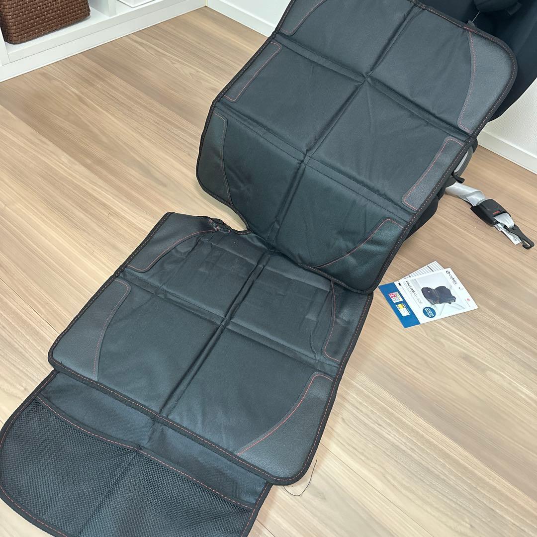 cybex 車用チャイルドシート 保護マット付き⭐︎
