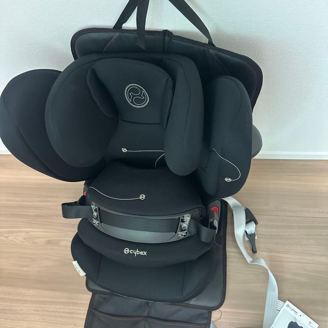 cybex 車用チャイルドシート 保護マット付き⭐︎