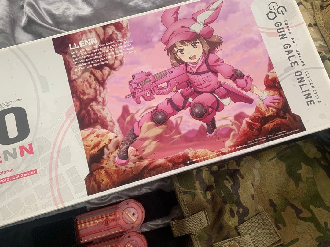 東京マルイ 電動ガン本体 P-90プラス バージョン・レン　マガジンと迷彩セット