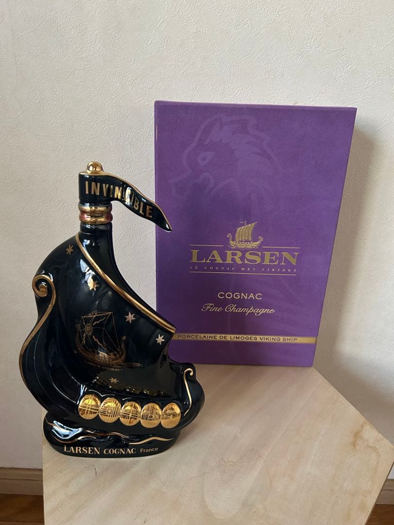LARSEN ラーセン ブラックシップ 陶器ボトル 箱有　経年ダメージ有