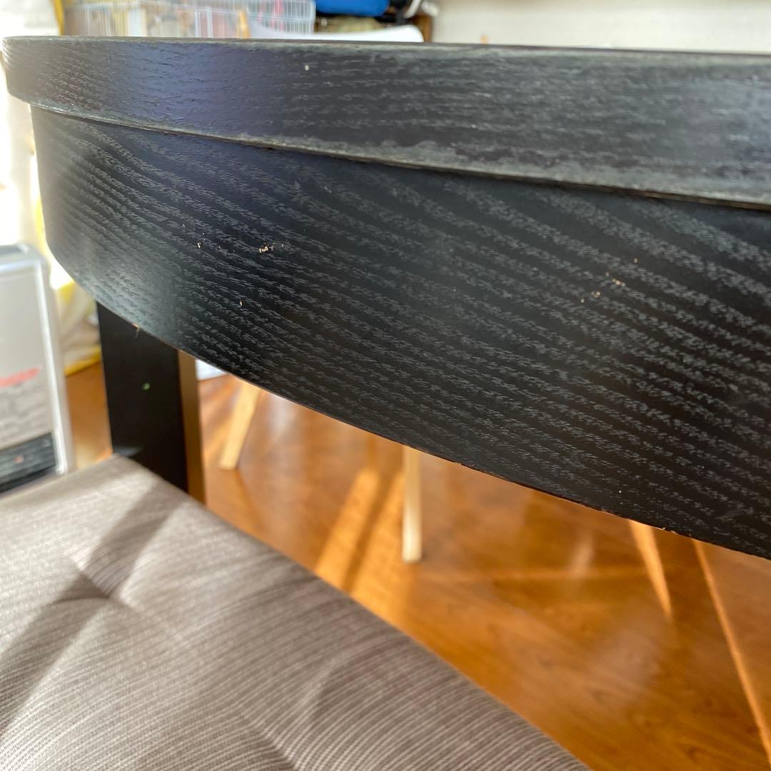 IKEA BJURSTA 黒い円形木製ダイニングテーブル