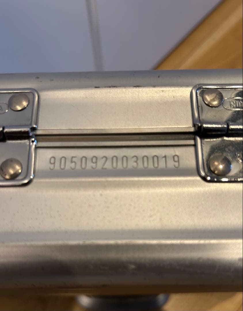 RIMOWA シルバー キャリーケース