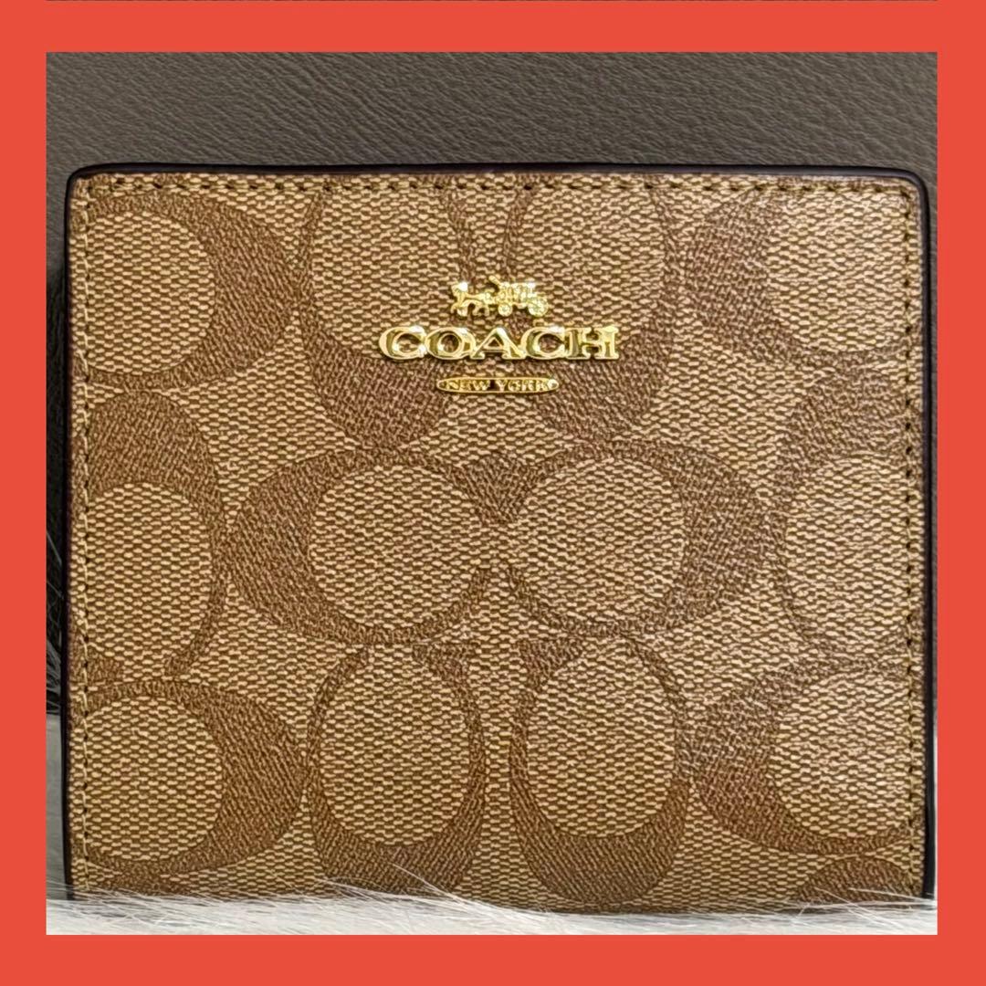 【新品未使用✨COACH】二つ折り財布/ベージュ/定期入れ/カード/シグネチャー
