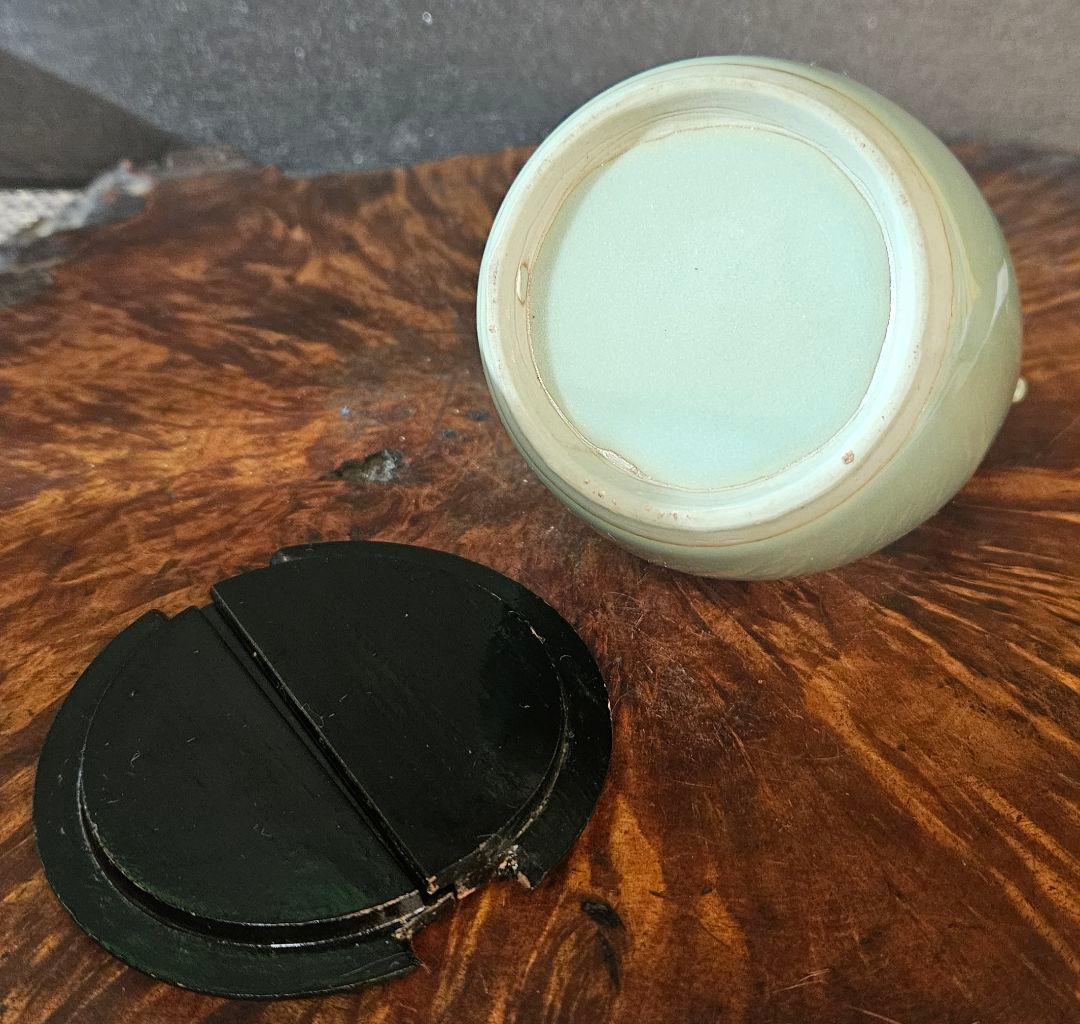 【時代古作品❗】手桶形　黒漆塗り蓋付 青磁　茶入れ　茶道具　茶器　桐箱付き