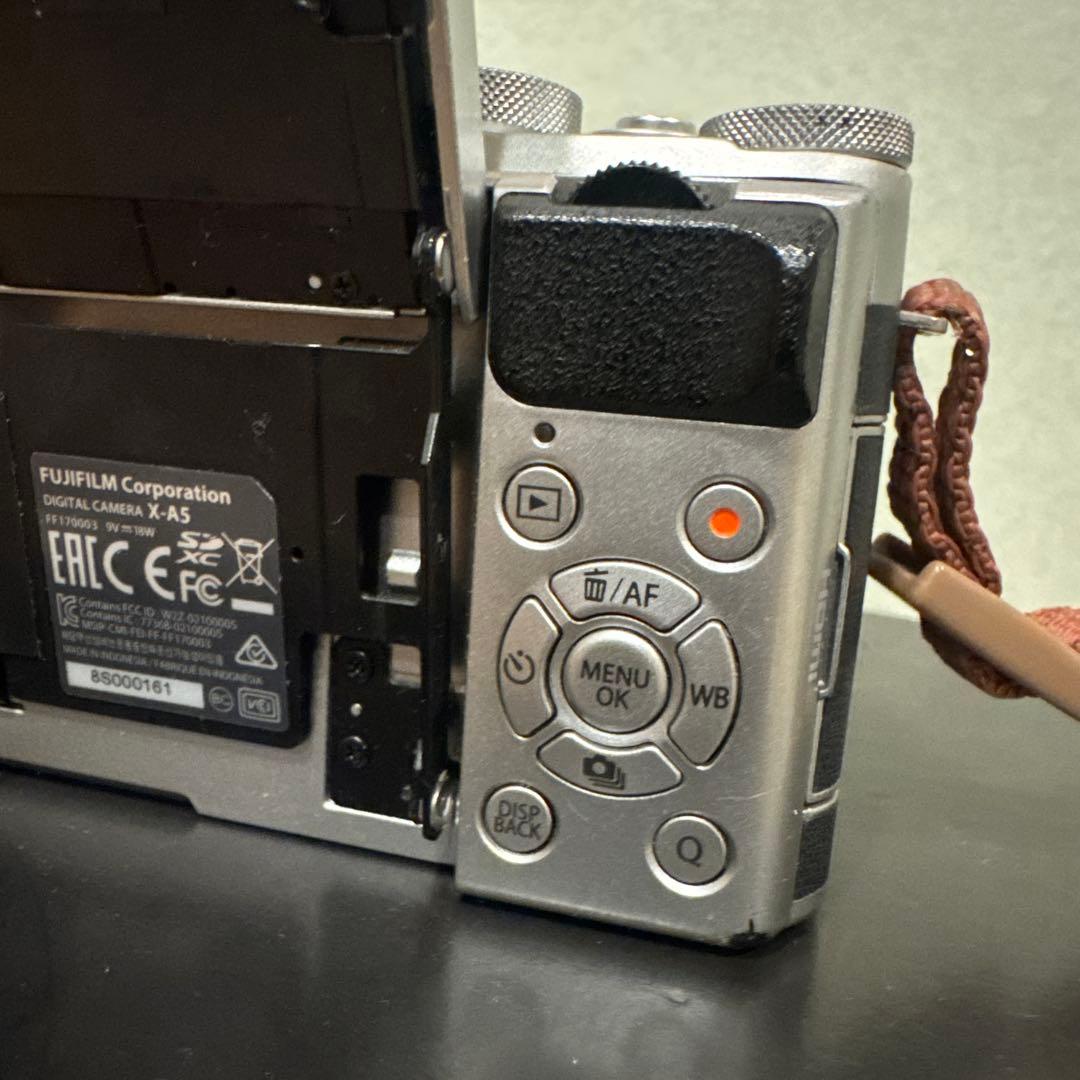 FUJIFILM X-A5 ミラーレスカメラ XC15-45mmレンズ付き