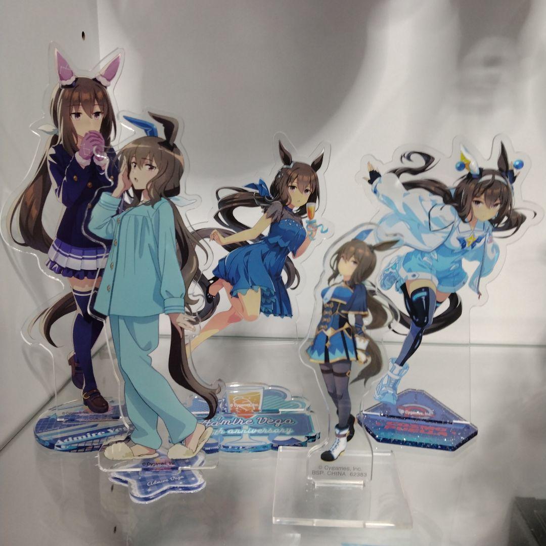 アドマイヤベガ アクリルスタンド 12体 缶バッジ2つ　最終値下げ